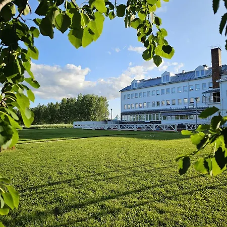 Kylpylaehotelli Pohjanranta 3*